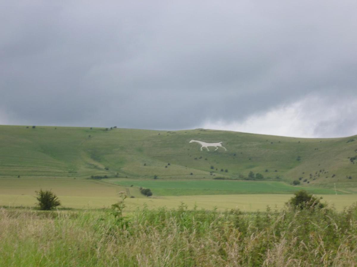 Calne Bed And Breakfast Екстериор снимка